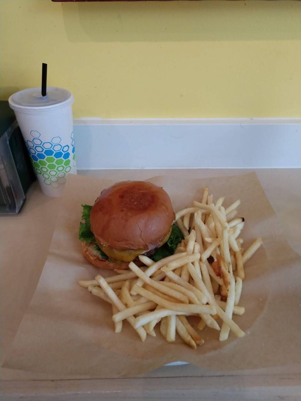 Village Burgers | restaurant | 201 S Estes Dr, Chapel Hill, NC 27514, USA | 9192404008 OR +1 919-240-4008