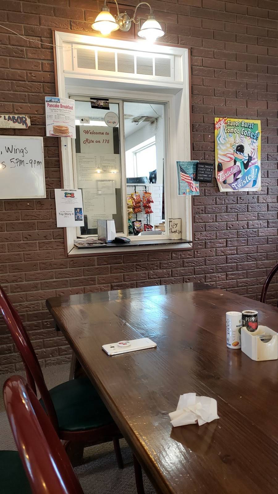 Rite On 175 | restaurant | 708 Edgington Ave, Eldora, IA 50627, USA | 6419397899 OR +1 641-939-7899