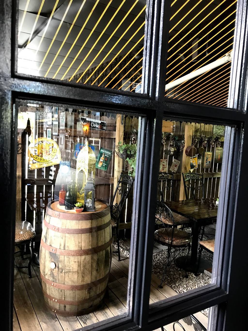 Le Patio - The tiniest cutest Restaurant in South Florida | restaurant | 2401 NE 11th Ave, Wilton Manors, FL 33305, USA | 9545304641 OR +1 954-530-4641