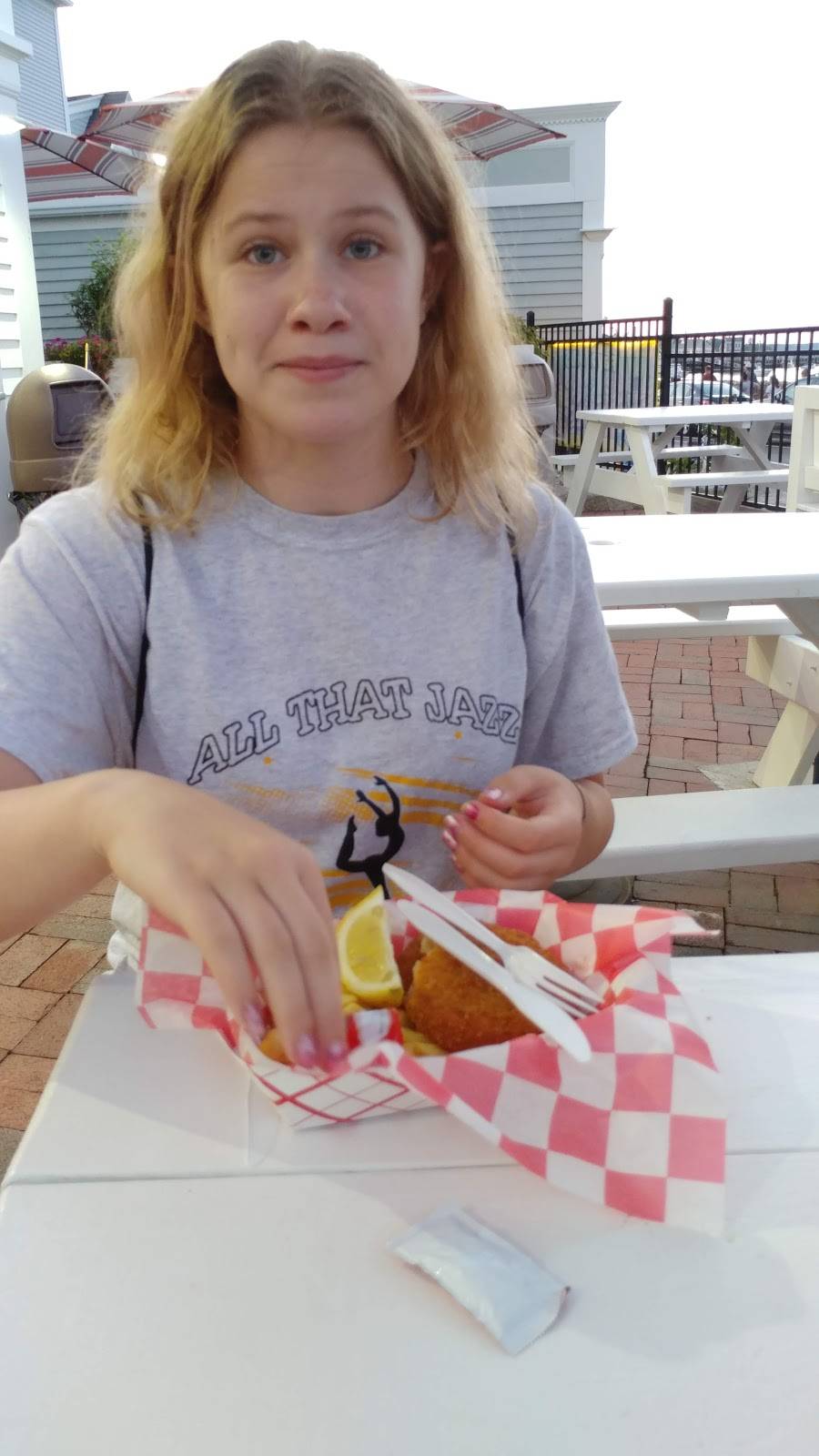 Yogies Cafe | restaurant | 80 Water St, Plymouth, MA 02360, USA | 7818315947 OR +1 781-831-5947