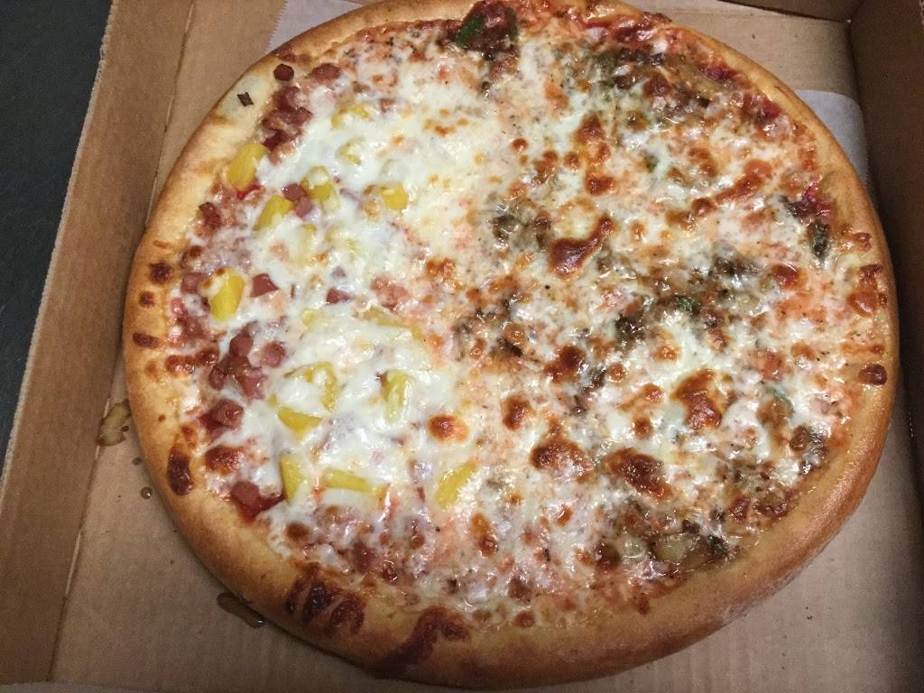 Queens Pizza & Subs | restaurant | 300 Old Virginia Ave, Rich Creek, VA 24147, USA | 5407268322 OR +1 540-726-8322