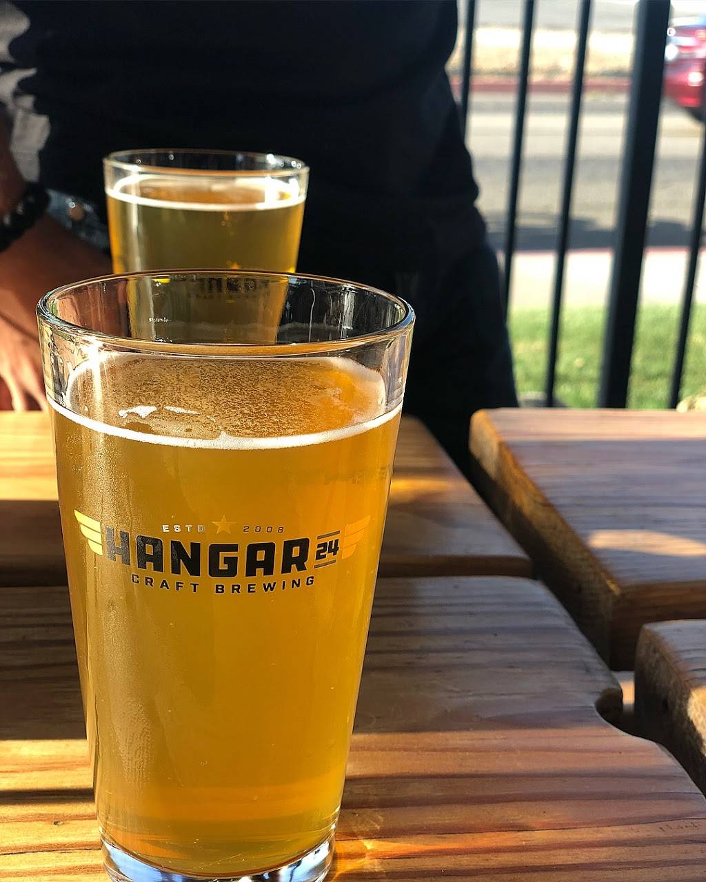 Hangar 24 Redlands | restaurant | 1710 Sessums Dr, Redlands, CA 92374, USA | 9092428111 OR +1 909-242-8111