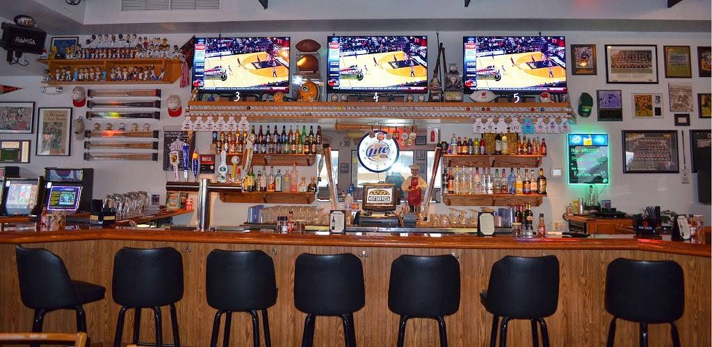 West End Pizza | restaurant | 1414 W 20th Ave, Oshkosh, WI 54902, USA | 9202356650 OR +1 920-235-6650