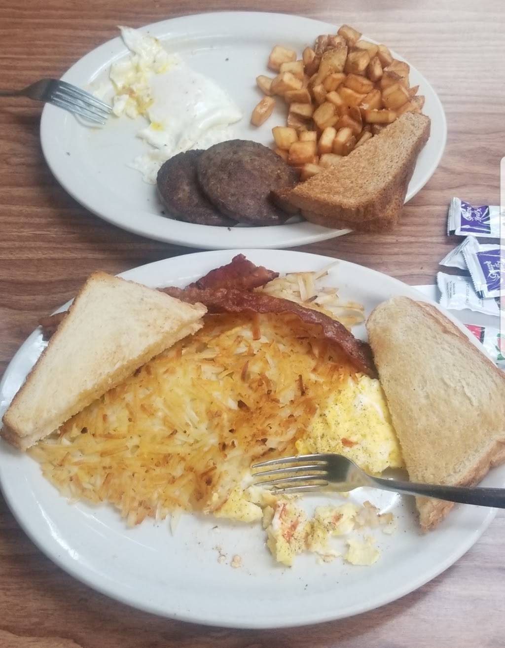 Fayes Cafe | restaurant | 107 S Union St, Gainesboro, TN 38562, USA | 9312684880 OR +1 931-268-4880