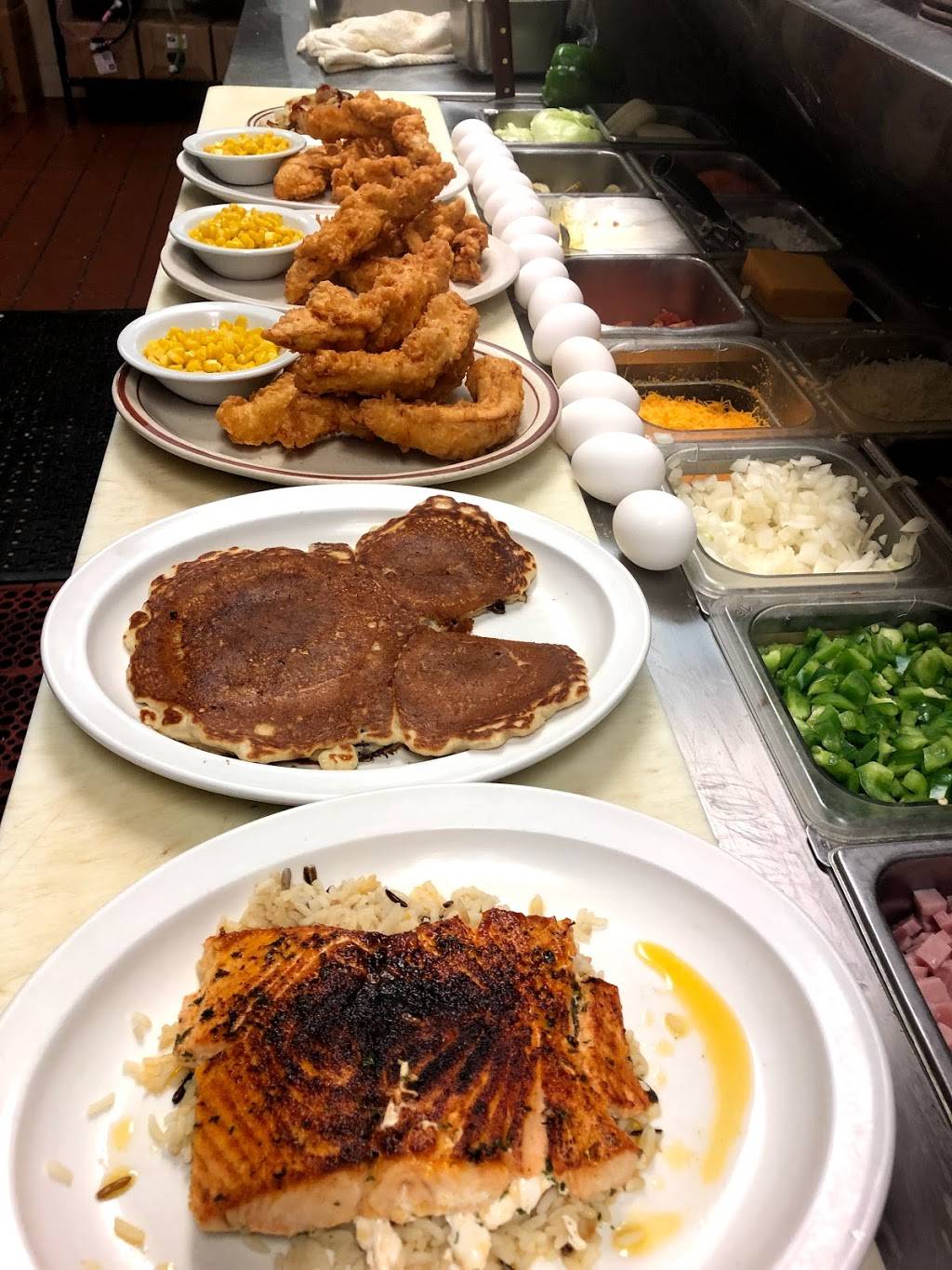 Big Apple Restaurant | restaurant | 4610 Plank Rd, Peru, IL 61354, USA | 8152200180 OR +1 815-220-0180