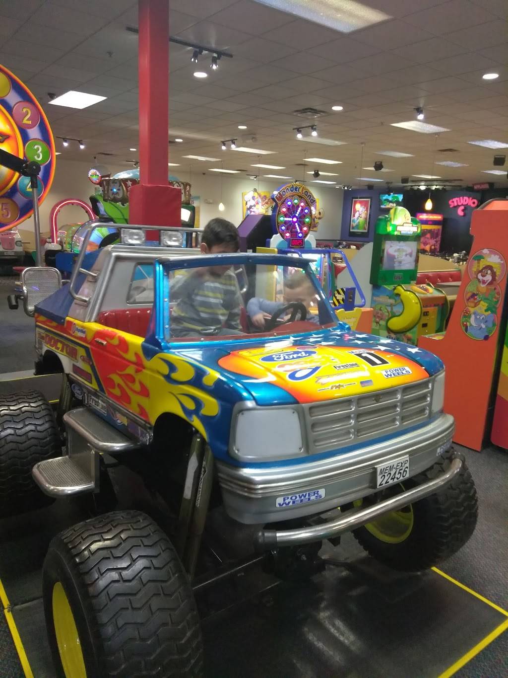 Chuck E. Cheeses | restaurant | 6773 W Bell Rd, Glendale, AZ 85308, USA | 6238788884 OR +1 623-878-8884