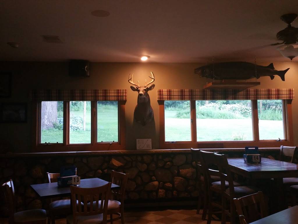 Fishtail Inn Bar & Grill | restaurant | W5636 Co Rd EE, Hilbert, WI 54129, USA | 9204391565 OR +1 920-439-1565