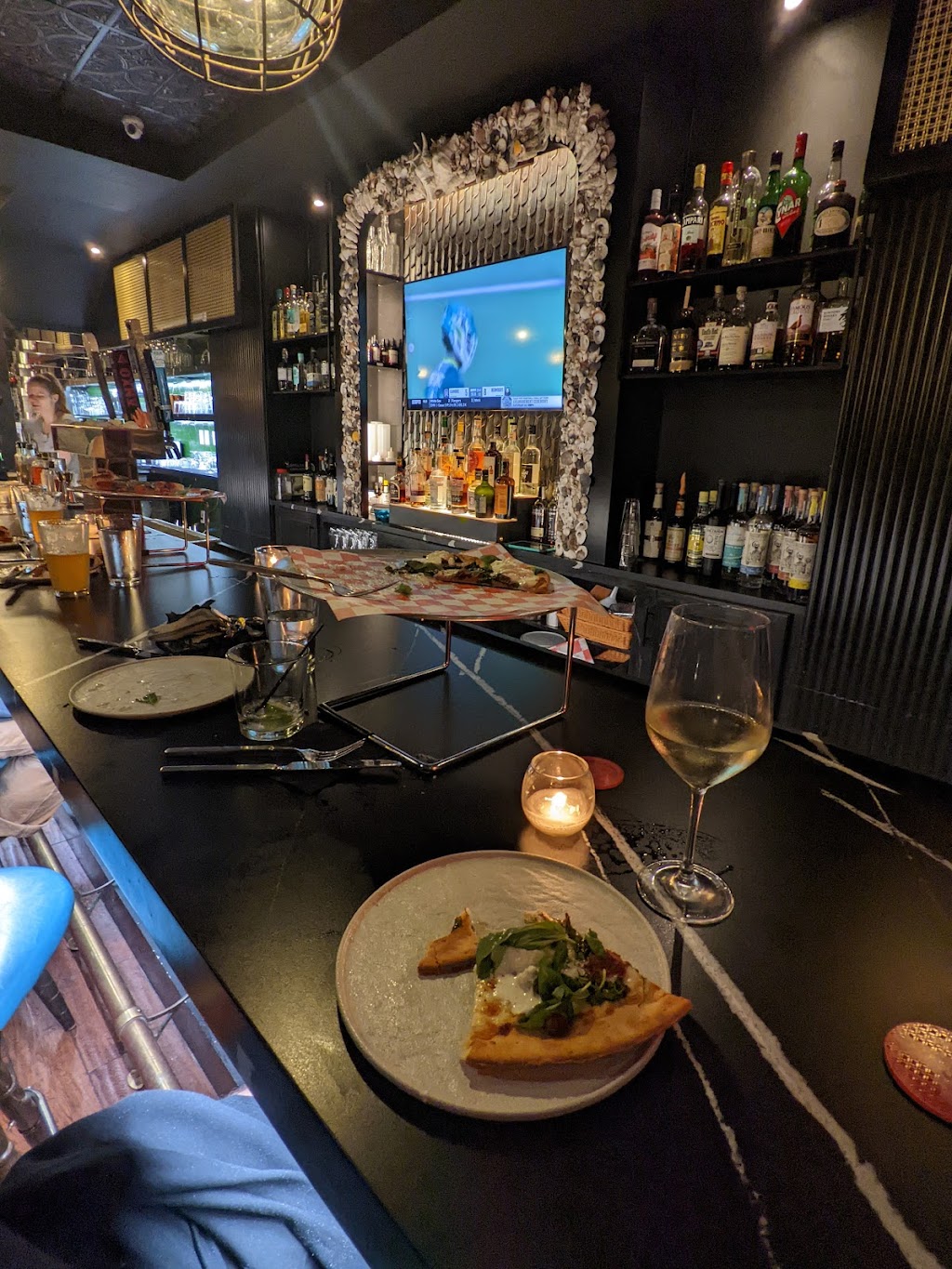 Hook & Master | restaurant | 1361 N 2nd St, Philadelphia, PA 19122, USA | 2677615172 OR +1 267-761-5172