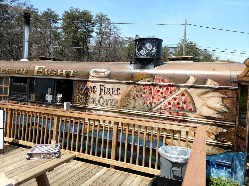 Pieces of Eight | restaurant | 4615 Hollins Ferry Rd, Halethorpe, MD 21227, USA | 4103700810 OR +1 410-370-0810