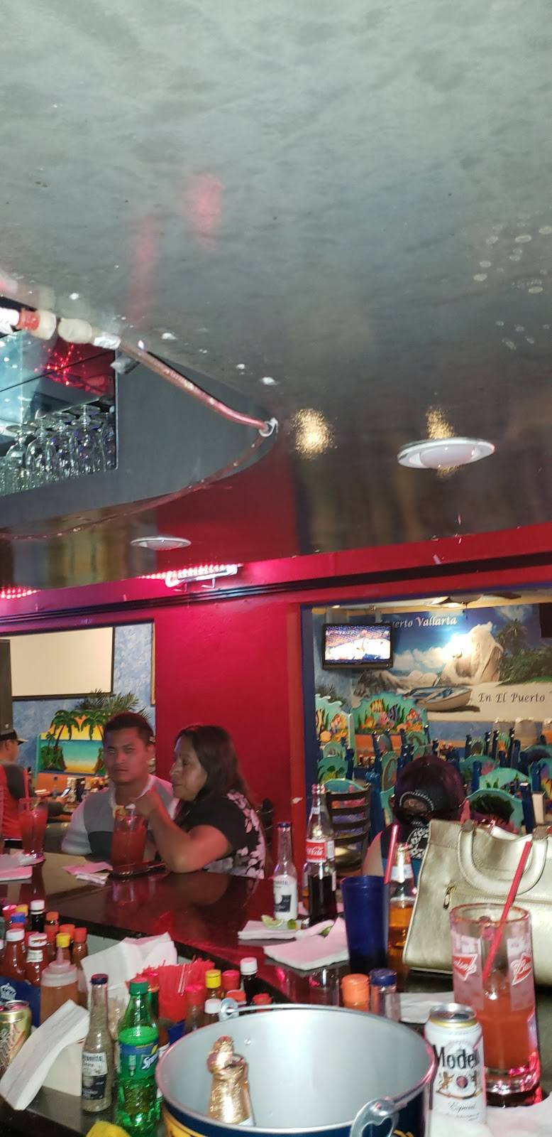 En El Puerto Vallarta Mexican Restaurant | restaurant | 9538 E Montview Blvd, Aurora, CO 80010, USA | 3033645770 OR +1 303-364-5770