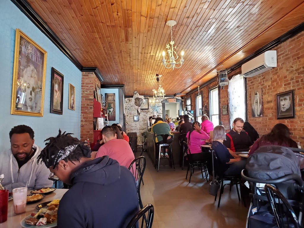 Blue Moon Cafe | restaurant | 1621 Aliceanna St, Baltimore, MD 21231, USA | 4105223940 OR +1 410-522-3940