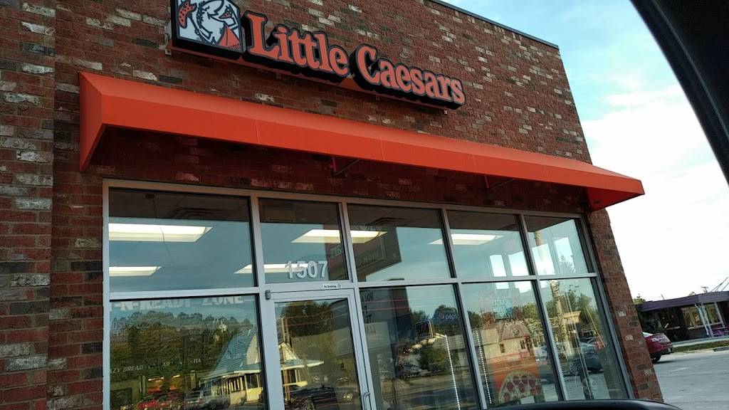 Little Caesars Pizza | meal takeaway | 1507 Memorial Blvd, Springfield, TN 37172, USA | 6153808473 OR +1 615-380-8473