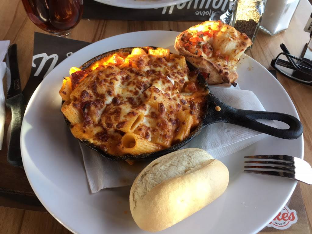 Toujours Mikes | restaurant | 1191 Autoroute Duplessis, LAncienne-Lorette, QC G2G 2B4, Canada | 4188724867 OR +1 418-872-4867