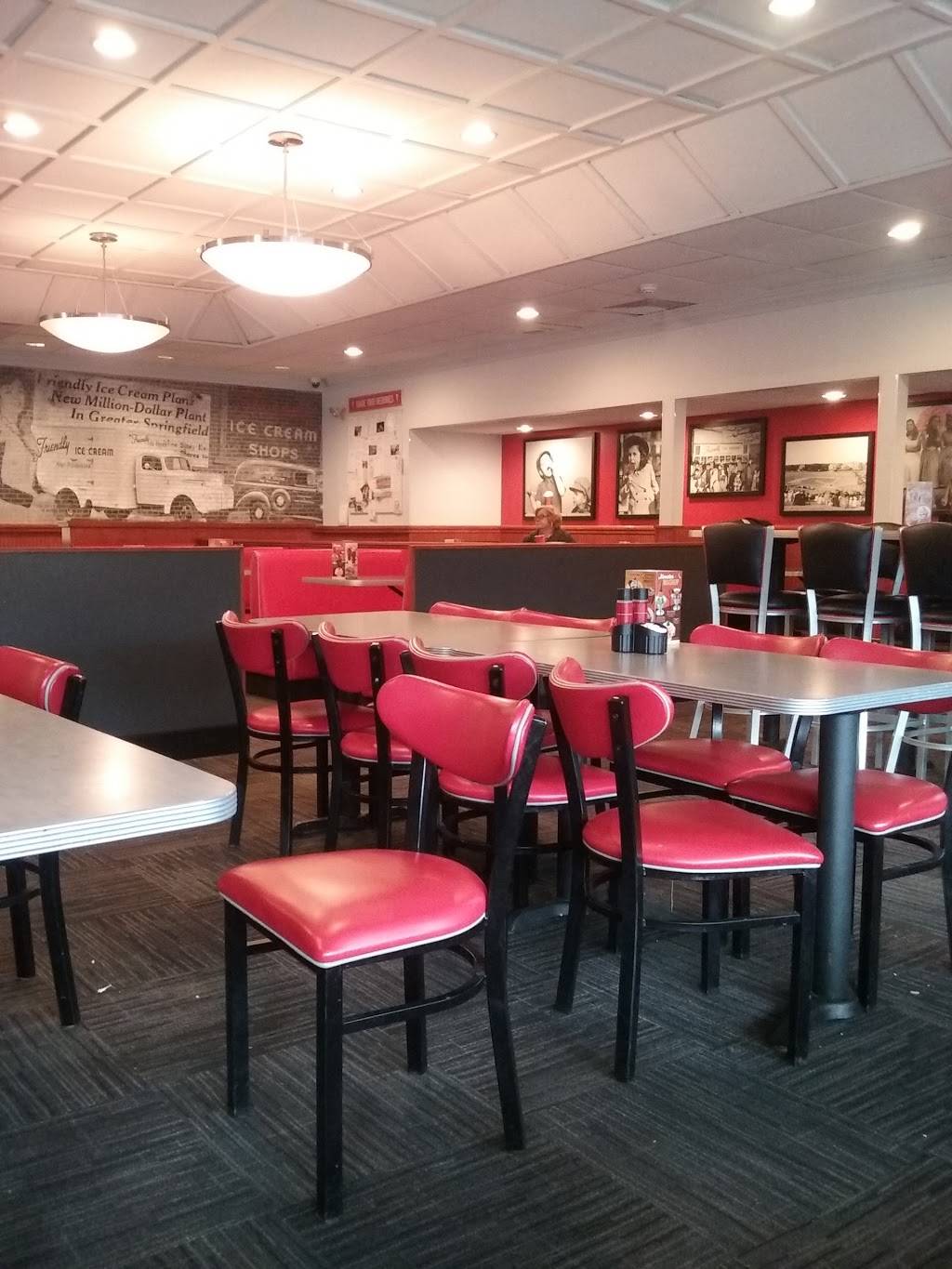 Friendlys | restaurant | 5 Davis Straits Road, Falmouth, MA 02540, USA | 5085482361 OR +1 508-548-2361