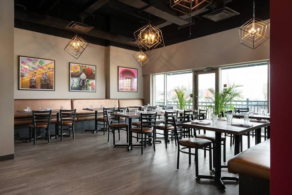 Pepe and Lelas Eatery | restaurant | 1893 Appleby Line, Burlington, ON L7L 0G5, Canada | 9053331000 OR +1 905-333-1000