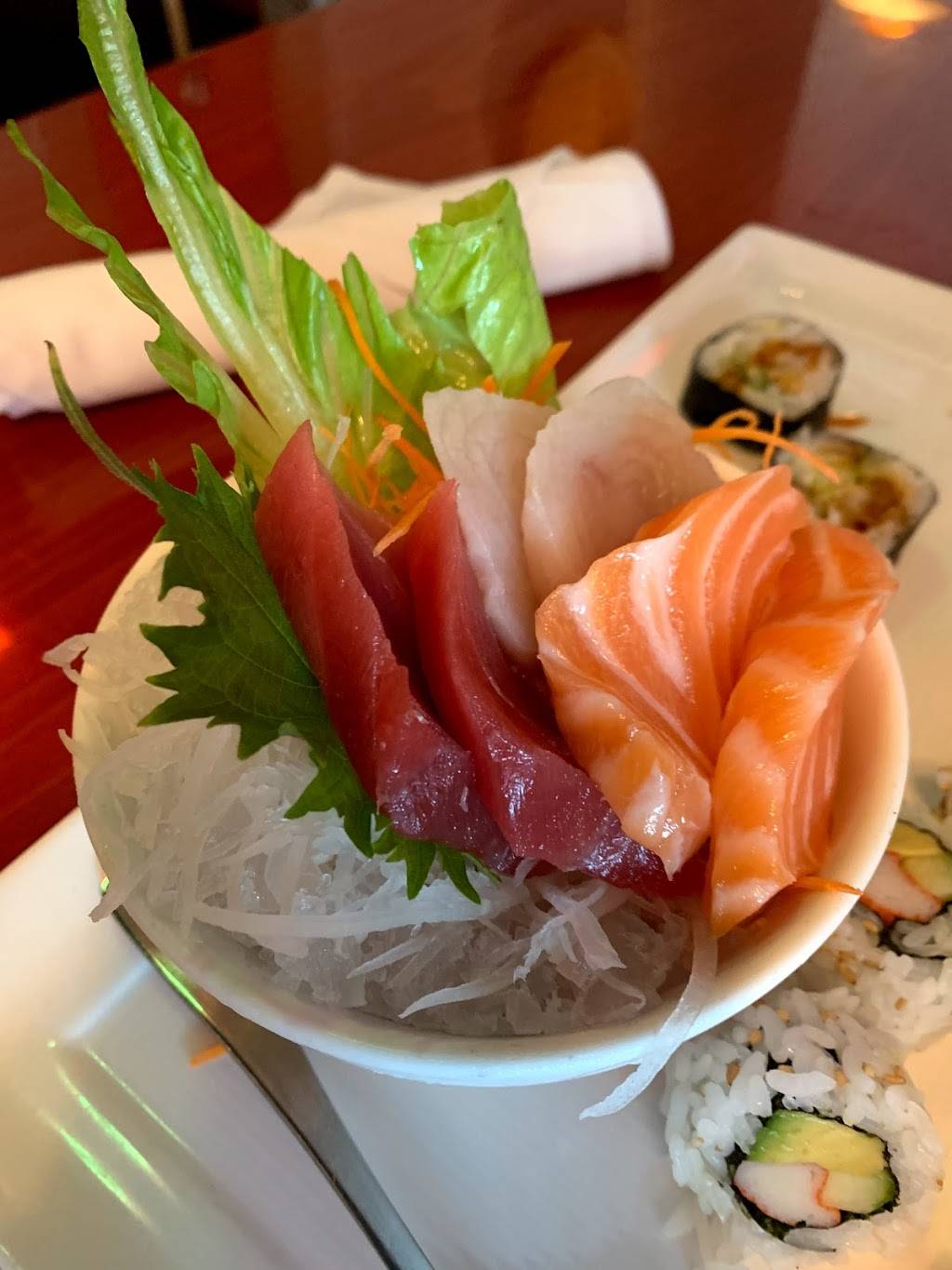 Moon Thai & Japanese | restaurant | 16311 N Kendall Dr, Miami, FL 33196, USA | 3053885901 OR +1 305-388-5901