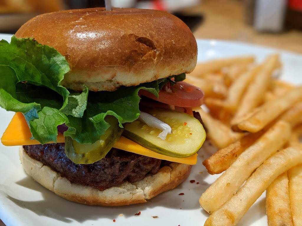 Boston Pizza | restaurant | 180 Rimrock Rd, Toronto, ON M3J 3A6, Canada | 4166366275 OR +1 416-636-6275