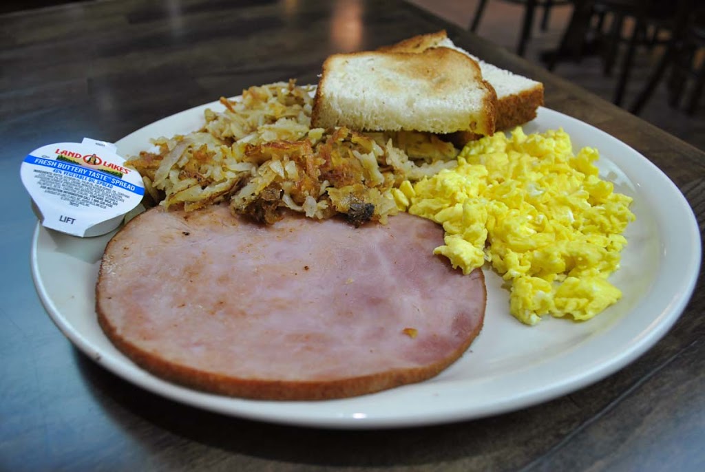 Briannas Cafe | restaurant | 203 N Aztec St, Montezuma, KS 67867, USA | 6208467231 OR +1 620-846-7231