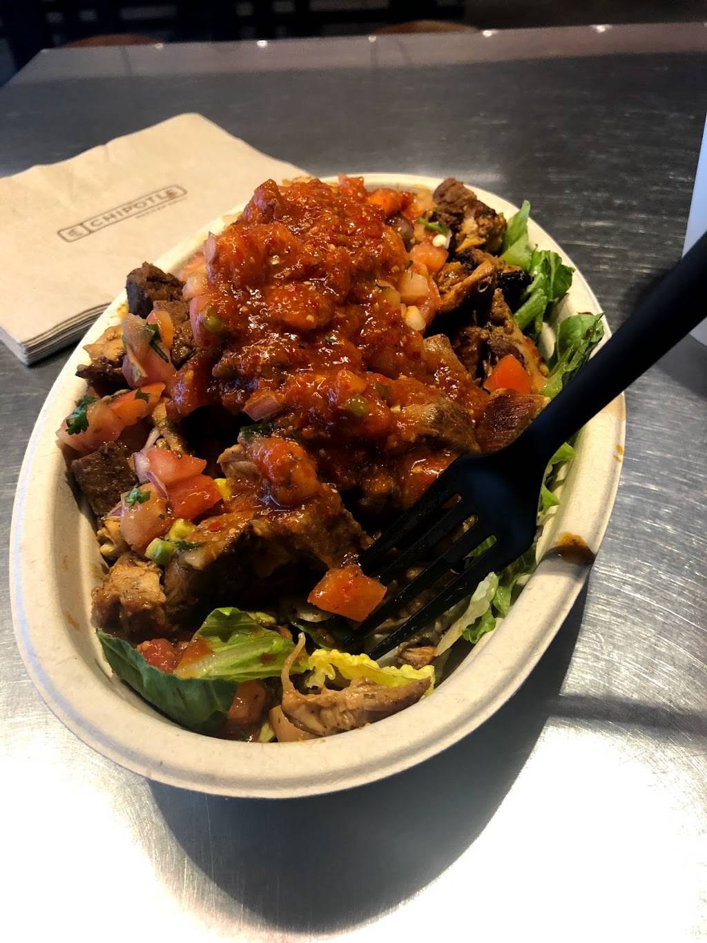 Chipotle Mexican Grill | restaurant | 2204 W 12th St, Erie, PA 16505, USA | 8144543464 OR +1 814-454-3464