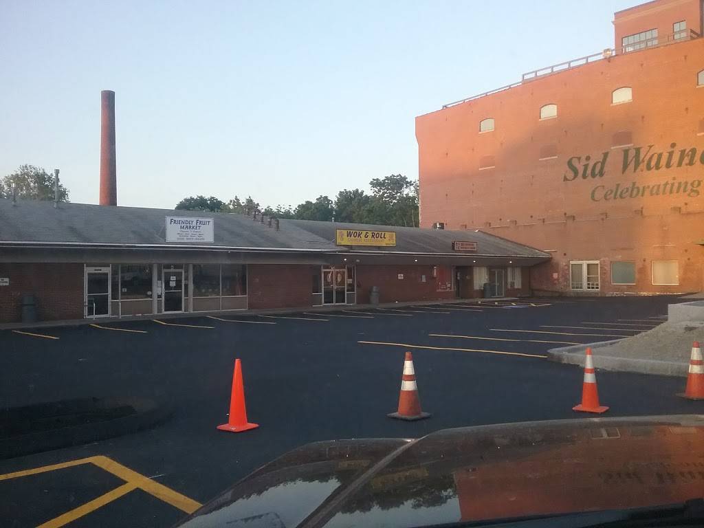 Wok & Roll | restaurant | 2301 Purchase St, New Bedford, MA 02746, USA | 5089926776 OR +1 508-992-6776