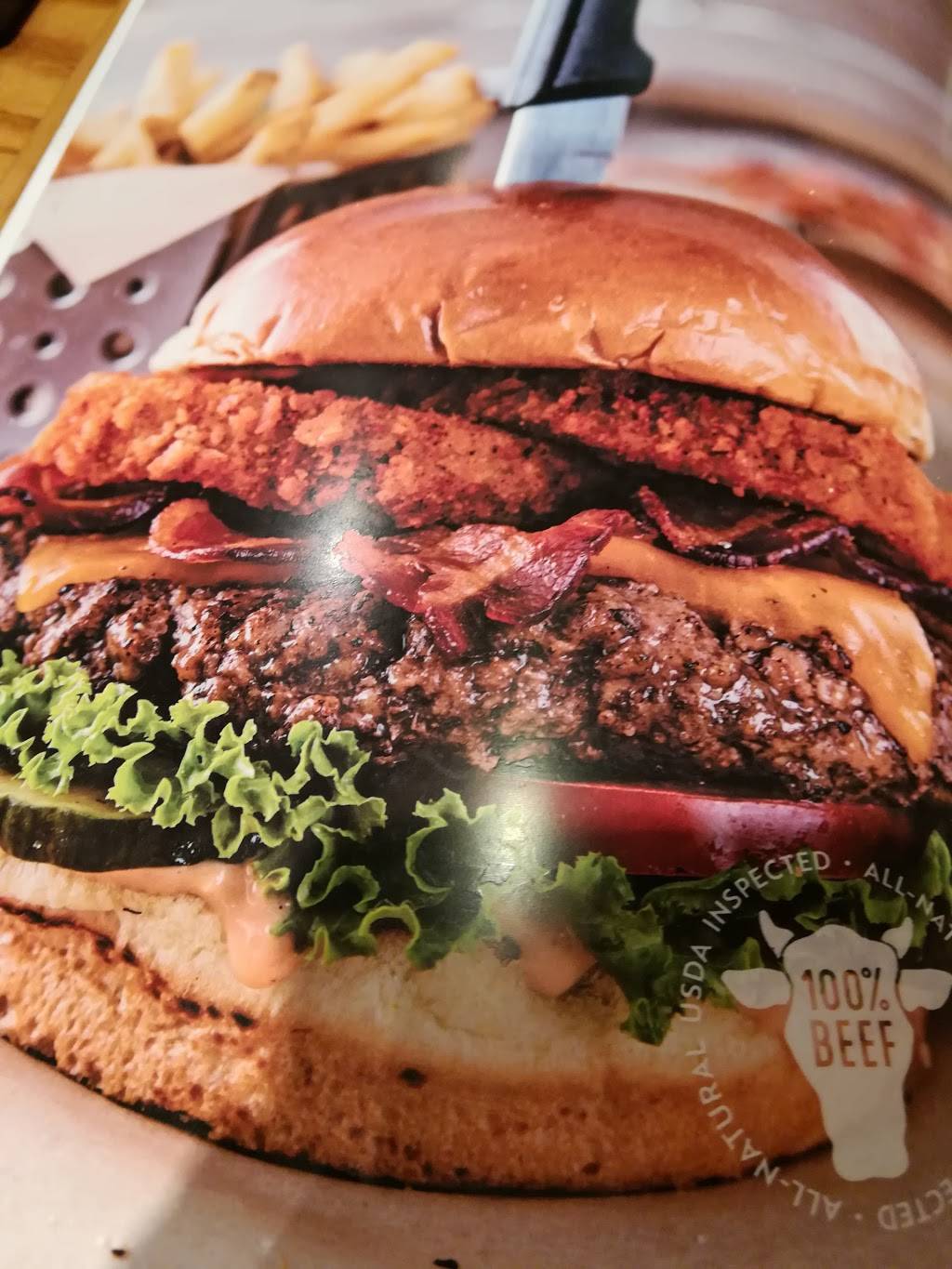 Chilis Grill & Bar | meal takeaway | Bld 6, Field Term #1, Chicago, IL 60666, USA | 7733777800 OR +1 773-377-7800