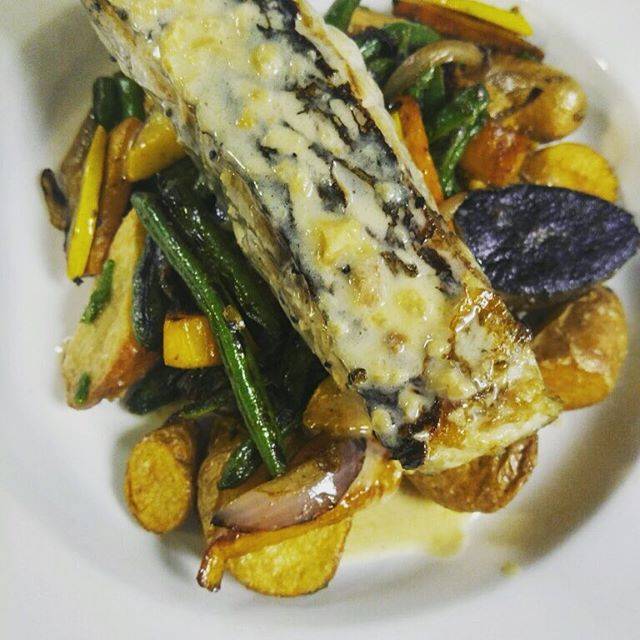 Charcoals Bar And Grill | restaurant | 701 Olde Hickory Rd, Lancaster, PA 17601, USA | 7172087427 OR +1 717-208-7427