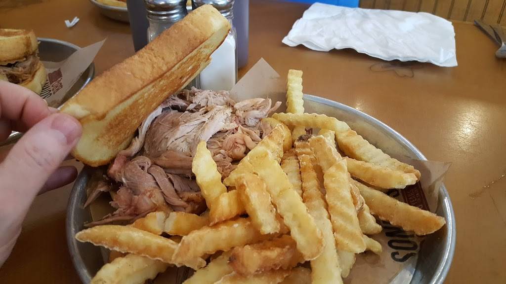 Sonnys BBQ | restaurant | 724 Cypress Village Blvd, Sun City Center, FL 33573, USA | 8136420907 OR +1 813-642-0907