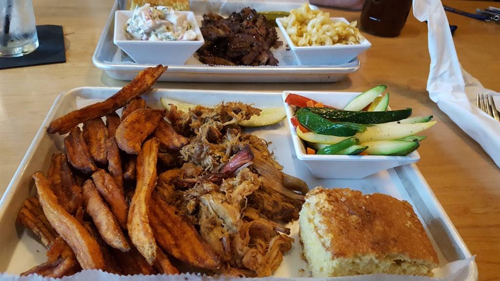 Warehouse Grill & Bbq | restaurant | 219 Wolf Rd, Albany, NY 12205, USA | 5184895227 OR +1 518-489-5227