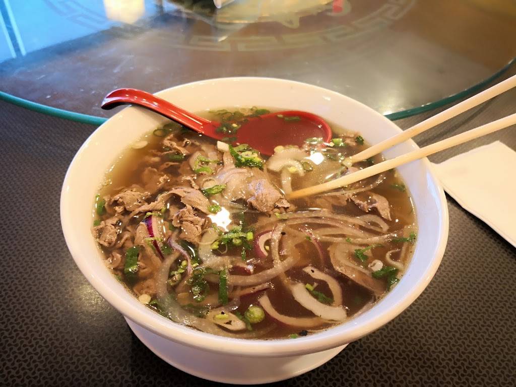 Noodles Pho U | restaurant | 546 E Boughton Rd, Bolingbrook, IL 60440, USA | 6307392988 OR +1 630-739-2988