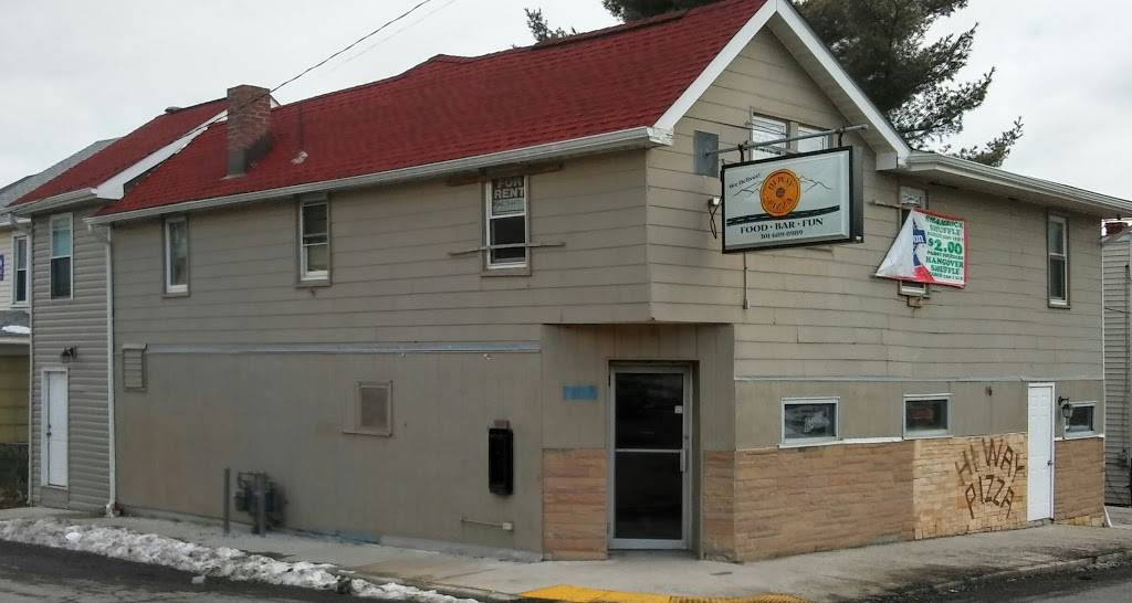 Hi-Way Pizza | restaurant | 46 E College Ave, Frostburg, MD 21532, USA | 3016898989 OR +1 301-689-8989