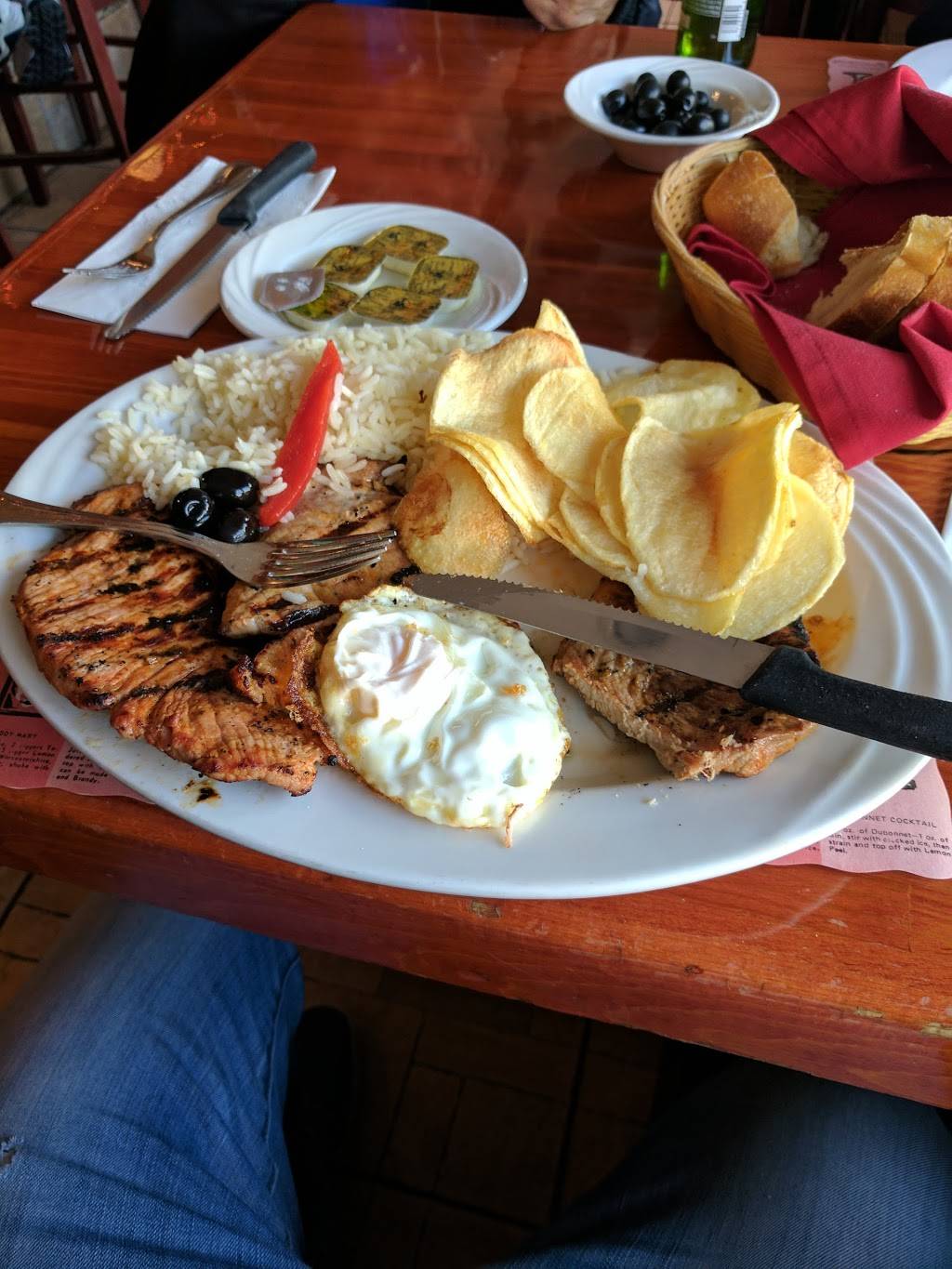 New World Bar & Restaurant | restaurant | 463 Marshall St, Elizabeth, NJ 07206, USA | 9083550333 OR +1 908-355-0333