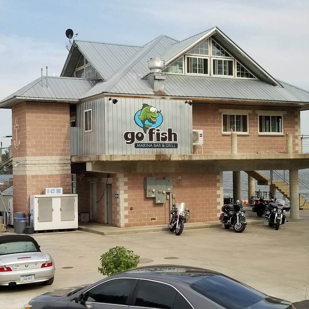 Go Fish Marina Bar & Grill | restaurant | 411 River Dr, Princeton, IA 52768, USA | 5632893908 OR +1 563-289-3908