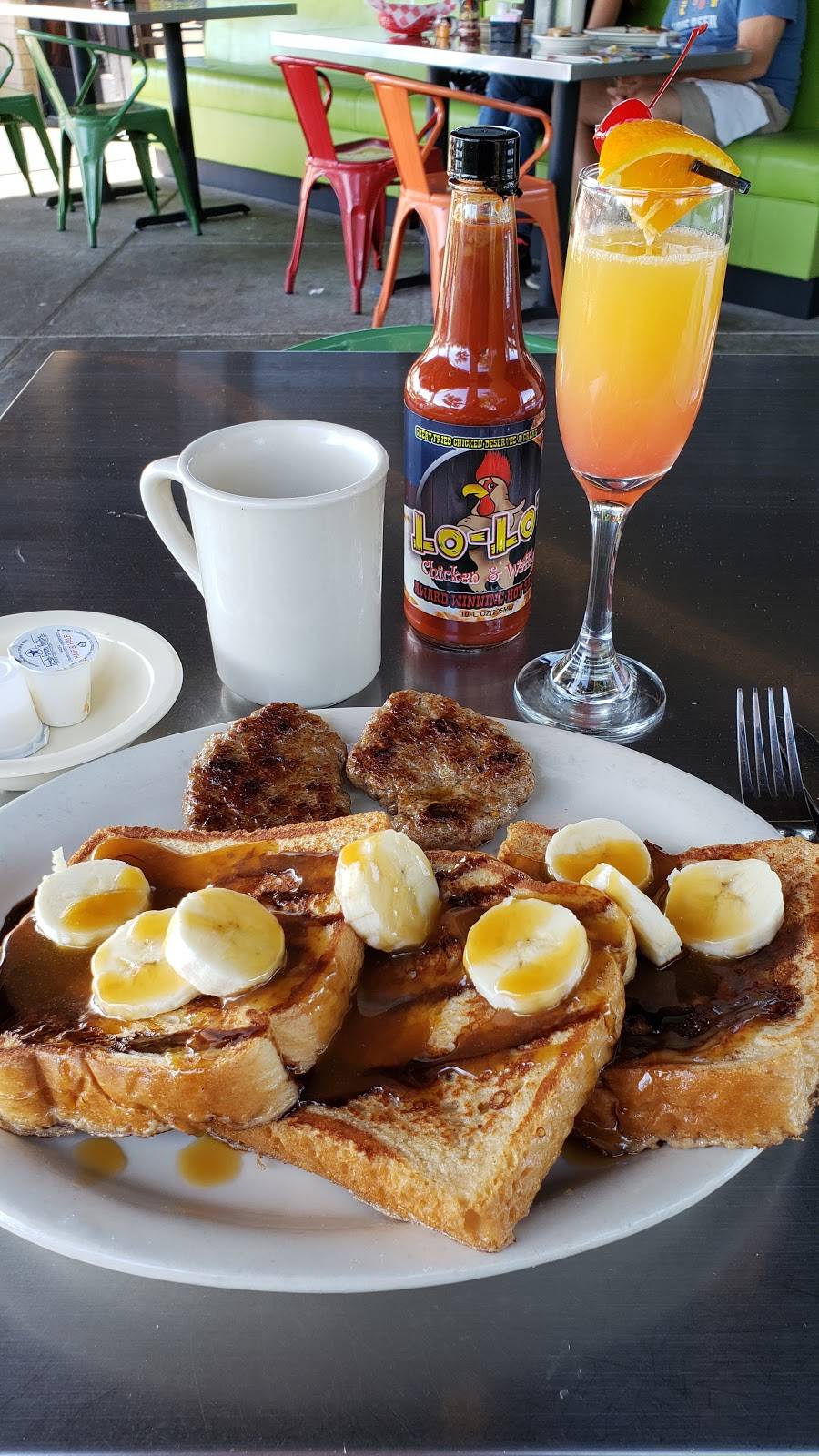 Lo-Los Chicken & Waffles | restaurant | 1201 E State Hwy 114 #100, Southlake, TX 76092, USA | 8172512663 OR +1 817-251-2663