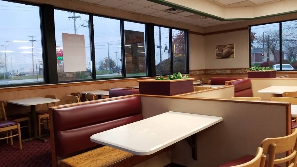 Wendys | restaurant | 3 Weller Dr, Tipp City, OH 45371, USA | 9376670096 OR +1 937-667-0096