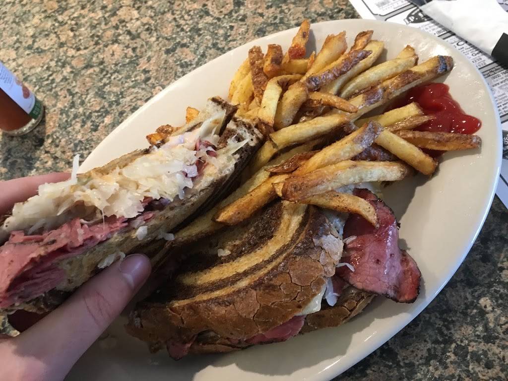 Village Restaurant | restaurant | 74 S Main St, Hardwick, VT 05843, USA | 8024725701 OR +1 802-472-5701