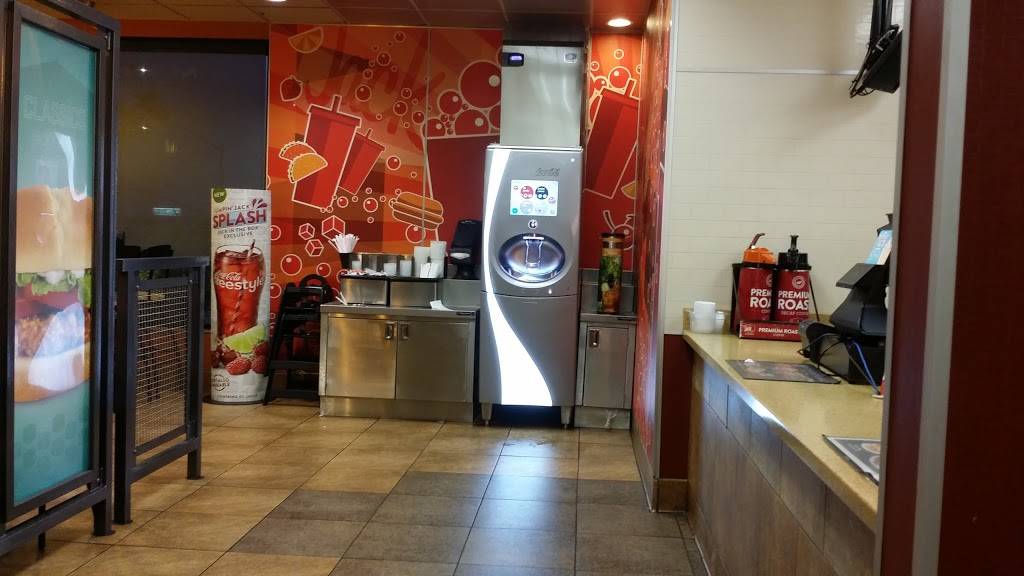 Jack in the Box | restaurant | 10473 Alta Loma Dr, Rancho Cucamonga, CA 91737, USA | 9094836335 OR +1 909-483-6335