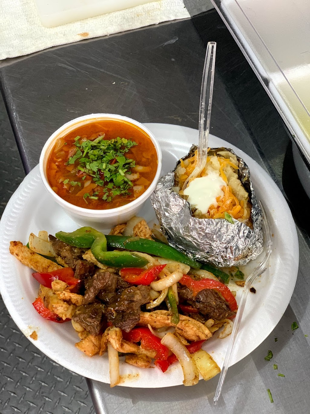 Taqueria Lo Diferente | restaurant | 1605 S Knoxville Ave, Russellville, AR 72802, USA | 4798570259 OR +1 479-857-0259