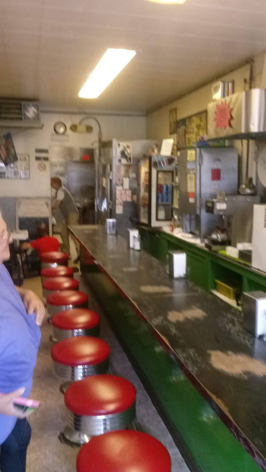 Old Fashion Hot Dogs | meal takeaway | 4008 Lorain Ave, Cleveland, OH 44113, USA | 2166314460 OR +1 216-631-4460