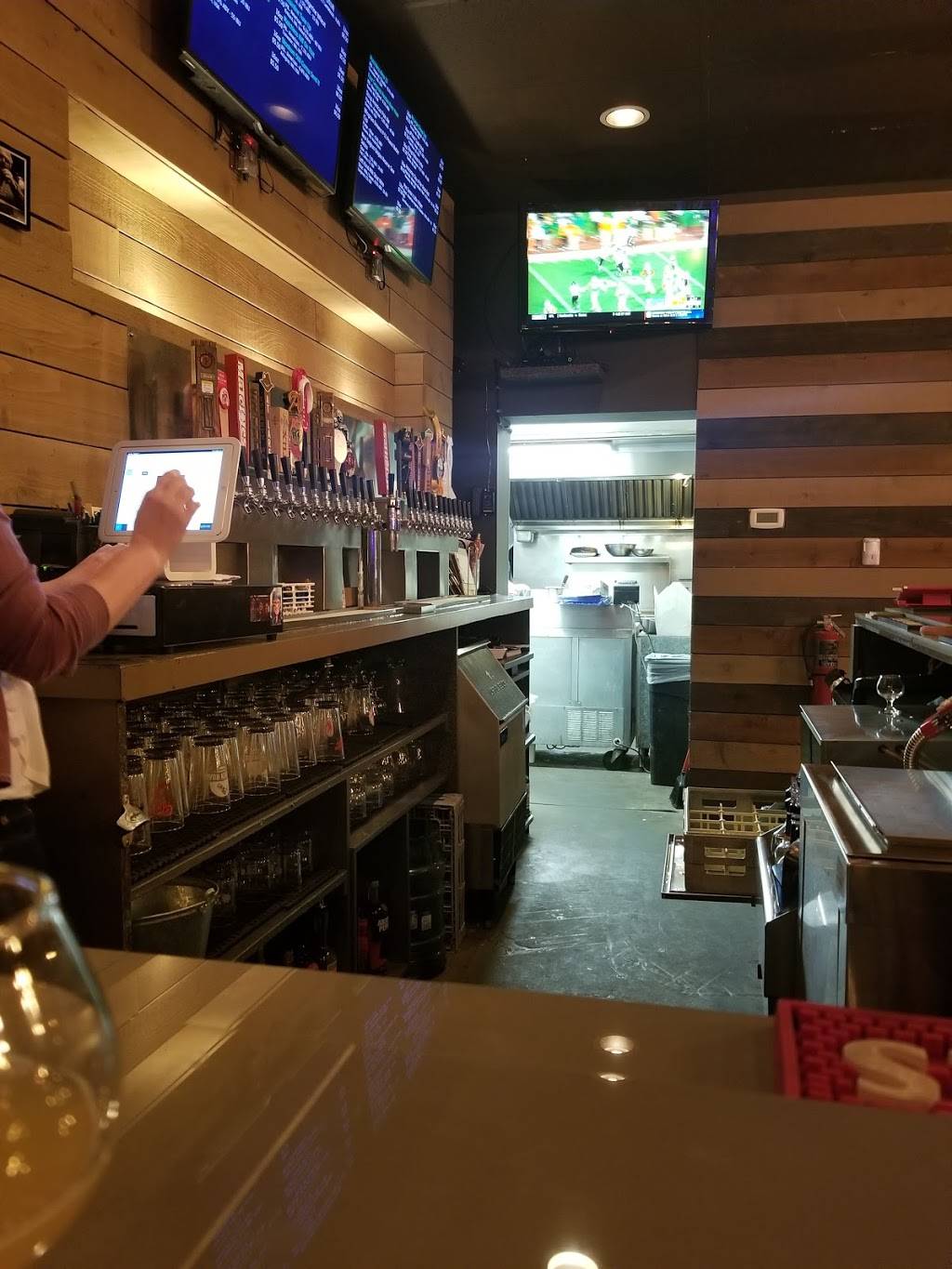 The Hop Garden | restaurant | 351 Park Ave N, Renton, WA 98057, USA | 4256544677 OR +1 425-654-4677