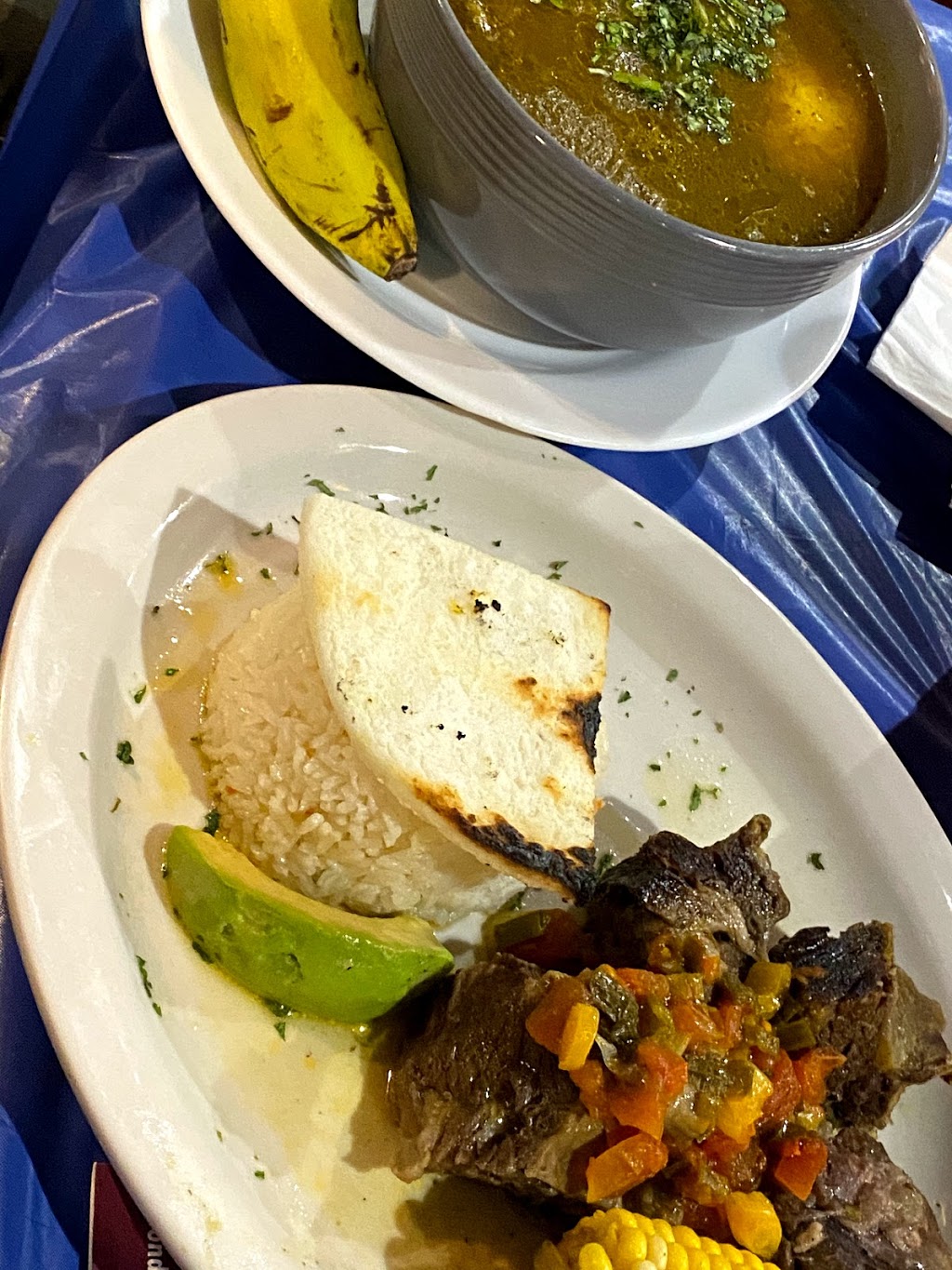 Fonda La Chismosa | restaurant | 981 SW 8th St, Miami, FL 33130, USA | 3056398743 OR +1 305-639-8743