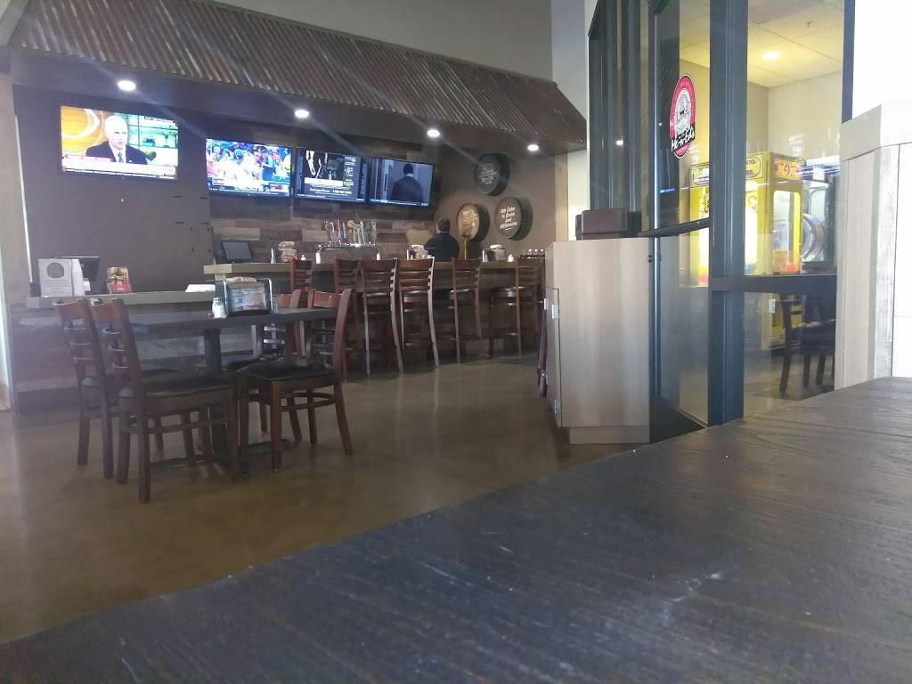 Me n Eds Pizzeria | restaurant | 1331 W Henderson Ave, Porterville, CA 93257, USA | 5597911008 OR +1 559-791-1008