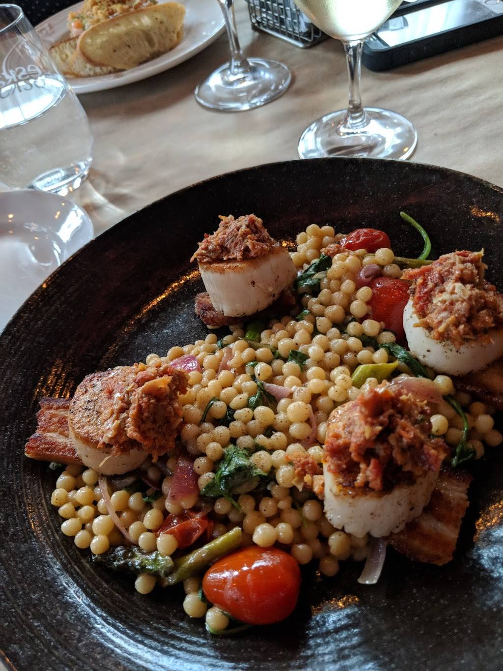 La réserve table et vin | restaurant | 1 Boulevard de Sardaigne Suite 101, Candiac, QC J5R 0L5, Canada | 4506593781 OR +1 450-659-3781