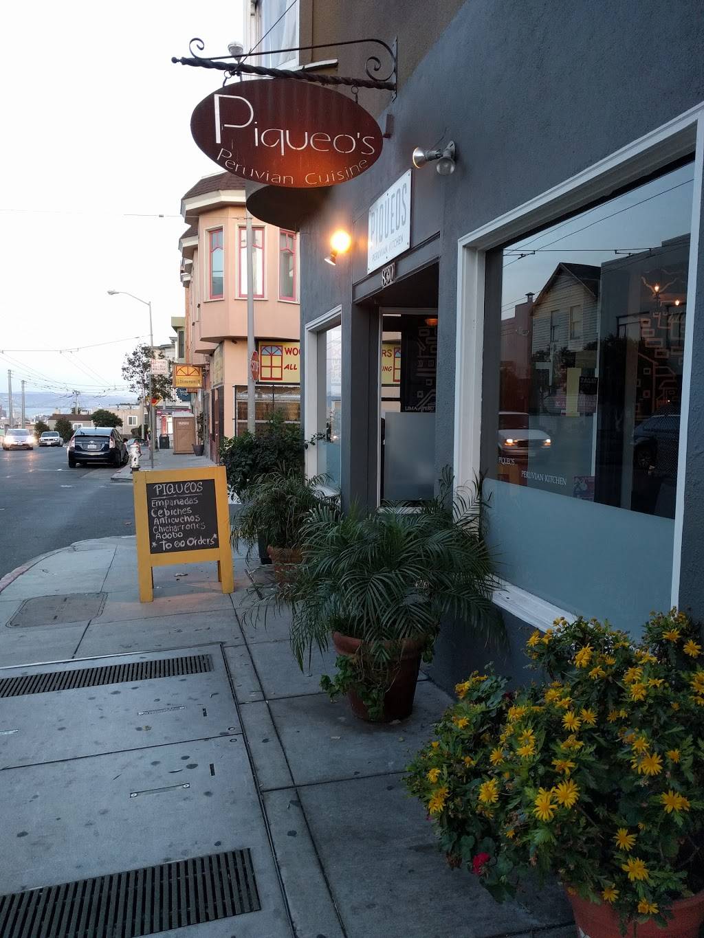 Piqueos | restaurant | 5631, 830 Cortland Ave, San Francisco, CA 94110, USA | 4152828812 OR +1 415-282-8812