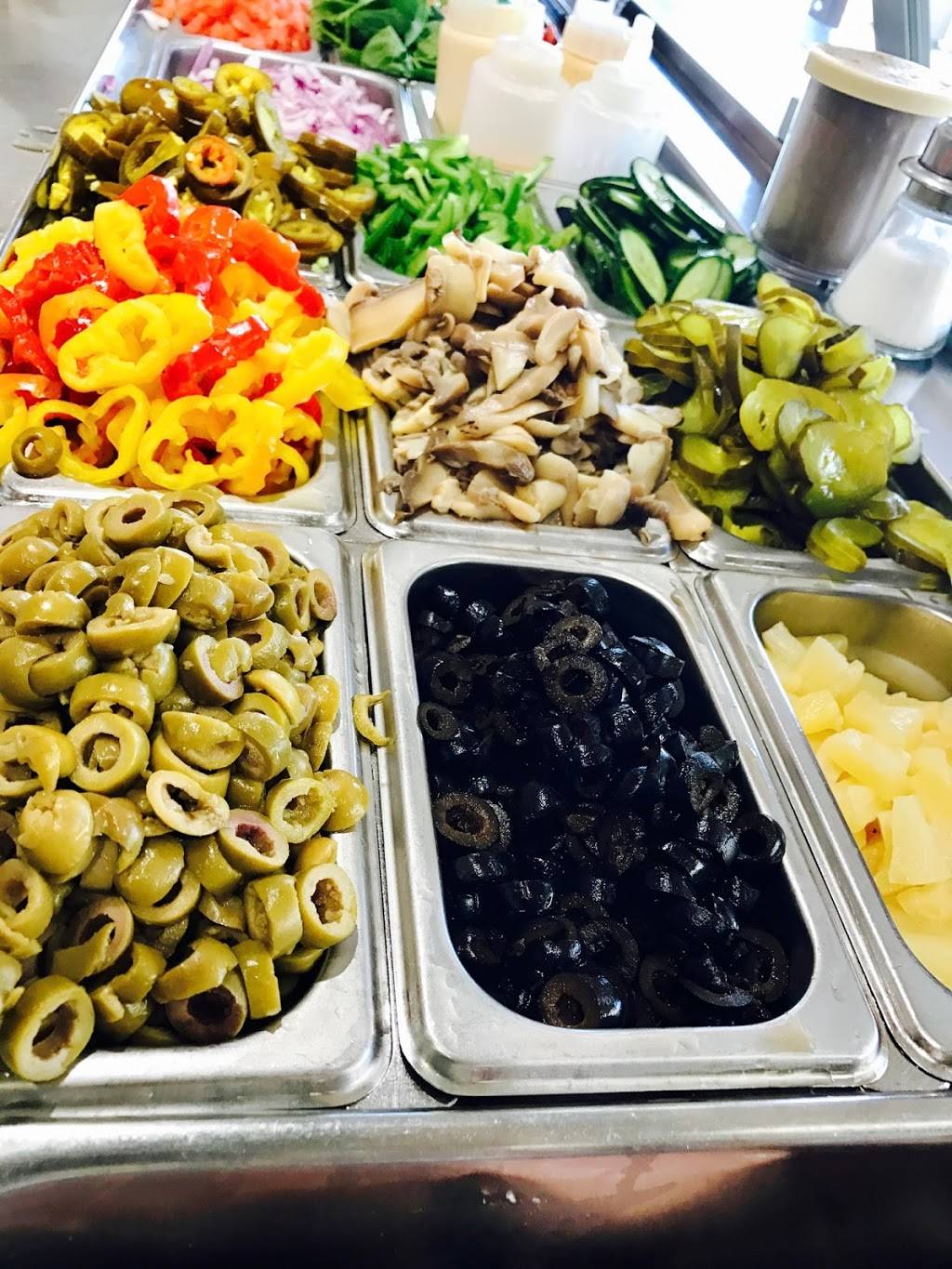 Mr.Sub | restaurant | Town Centre Plaza, 45 Milner Ave, Scarborough, ON M1S 3P6, Canada | 4162979898 OR +1 416-297-9898