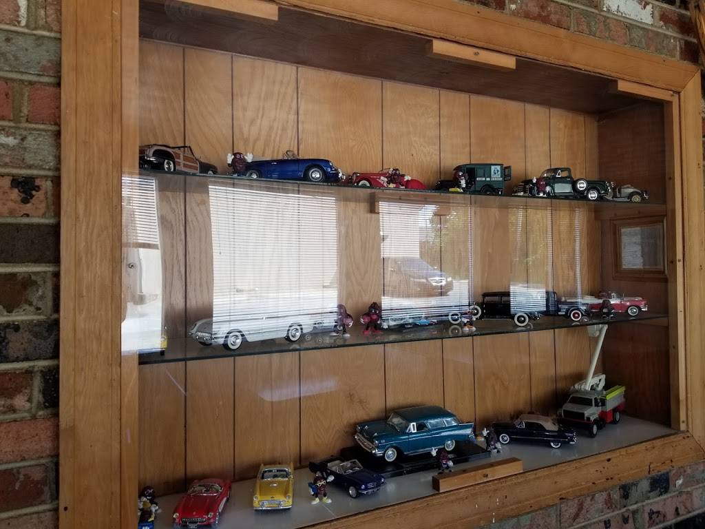 Golden Skillet | restaurant | 13629 US-29, Chatham, VA 24531, USA | 4344324633 OR +1 434-432-4633