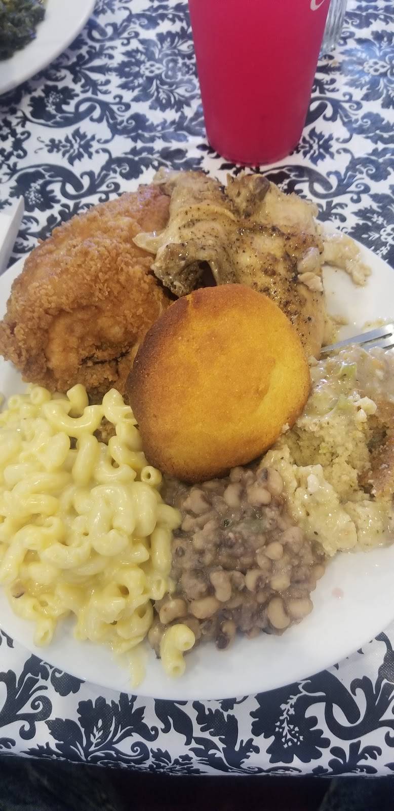 Annie’s Home Cooking | restaurant | 200 N Memphis St, Holly Springs, MS 38635, USA | 6622524222 OR +1 662-252-4222