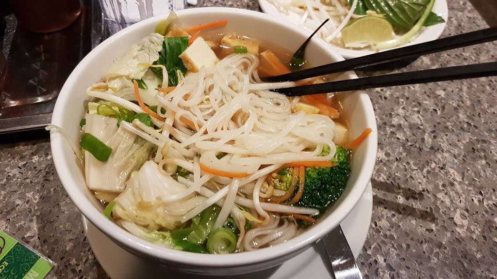 Saigon Asian Restaurant | restaurant | 1024 King St W, Hamilton, ON L8S 1L3, Canada | 9055281096 OR +1 905-528-1096