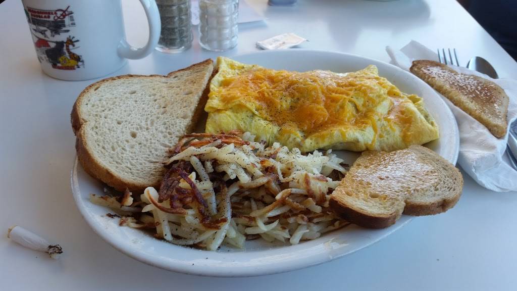 Dinky Diner | restaurant | 104 4th St, Decatur City, IA 50067, USA | 6414466581 OR +1 641-446-6581