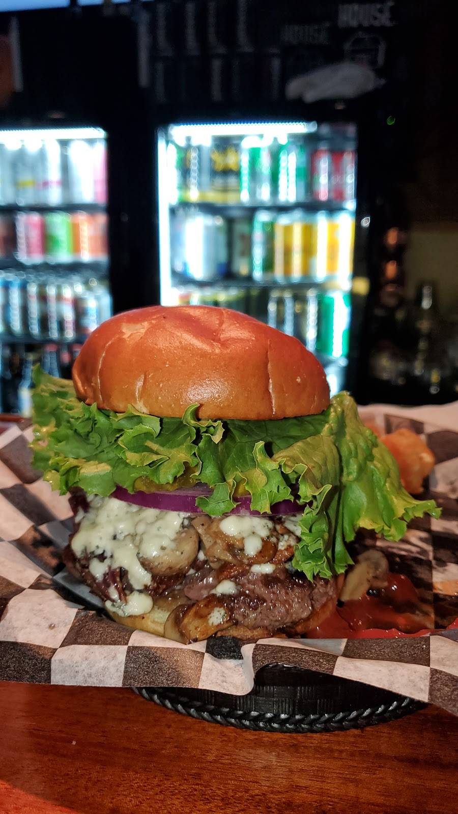 Como Tap | restaurant | 2124 Como Ave SE, Minneapolis, MN 55414, USA | 6123155257 OR +1 612-315-5257