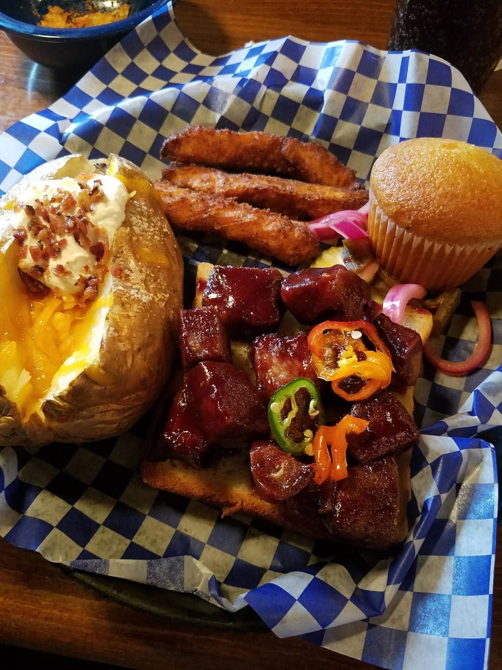 Famous Daves Bar-B-Que | restaurant | 13445 Tegler Dr, Noblesville, IN 46060, USA | 3177731700 OR +1 317-773-1700